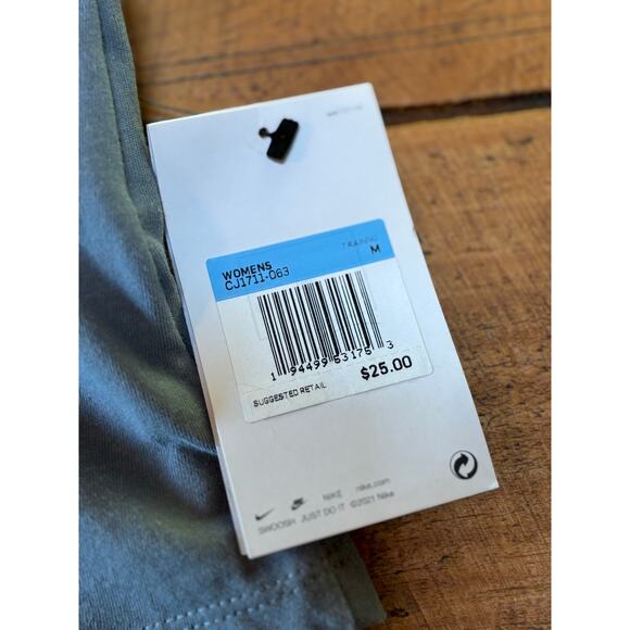 NWT Penn State PRIDE Nike Dri-Fit Gray Rainbow Nittany Lion Tank Top Size Medium - Picture 7 of 7